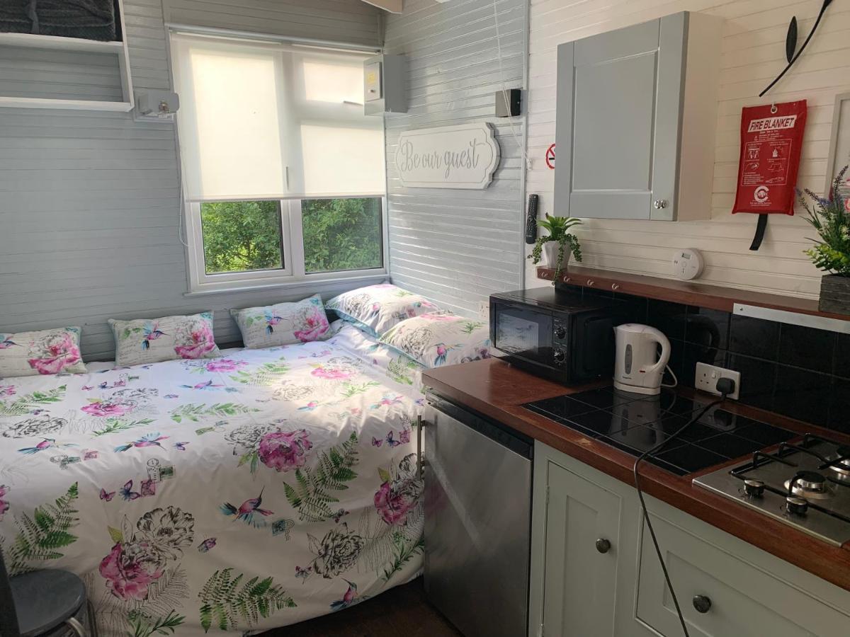 Shepherds Hut Bath Wick  Exterior photo