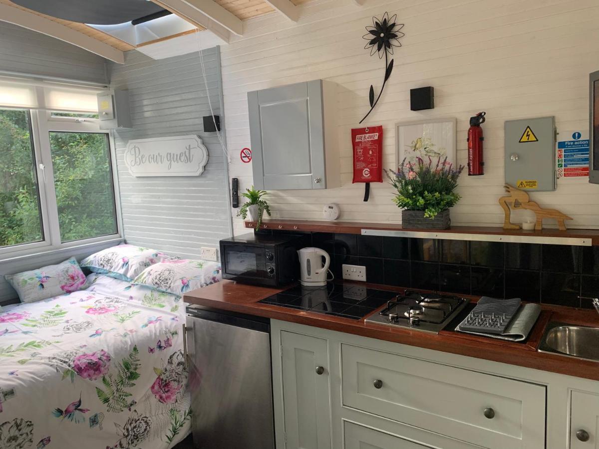 Shepherds Hut Bath Wick  Exterior photo